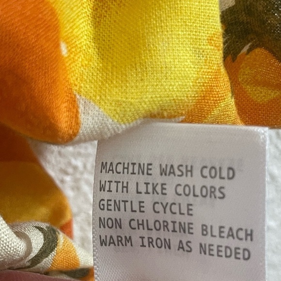 NWT Nicole Miller Artelier Puff sleeve, orange print, linen blend blouse.Size XL - Picture 8 of 13